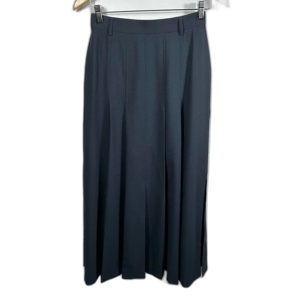 Mondi Fashion Vintage Classic Navy Pleated Maxi Skirt NWOT Size 36 Careerwear